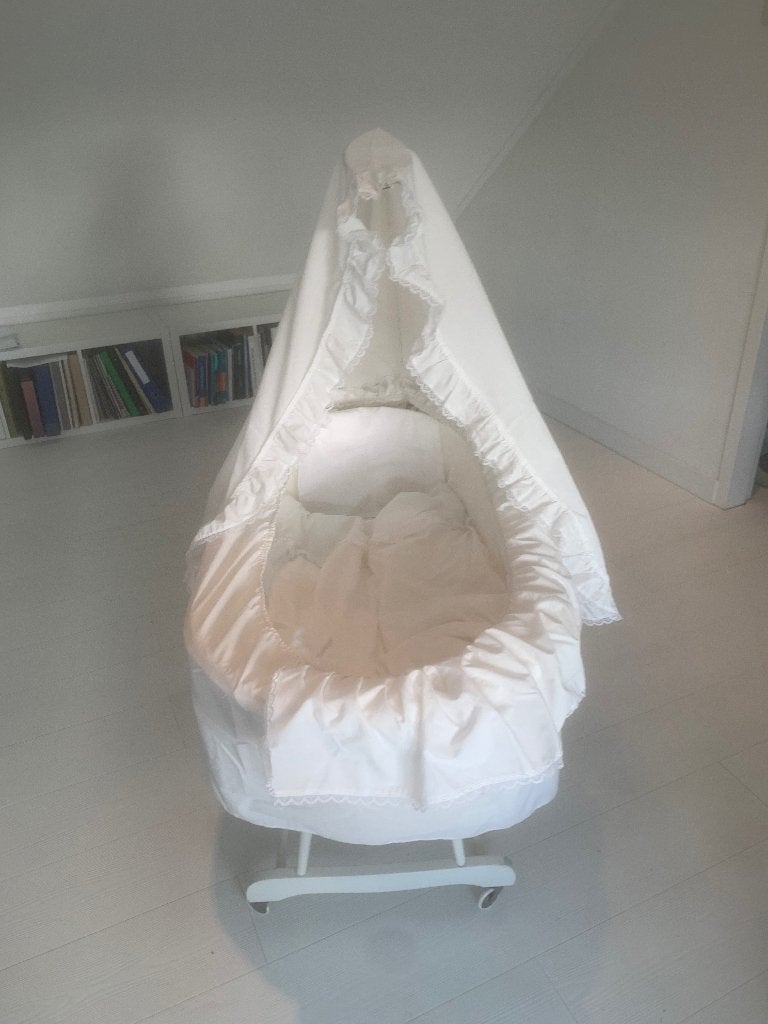 Prachtige klassieke baby wieg, Ophalen, Gebruikt, Wieg