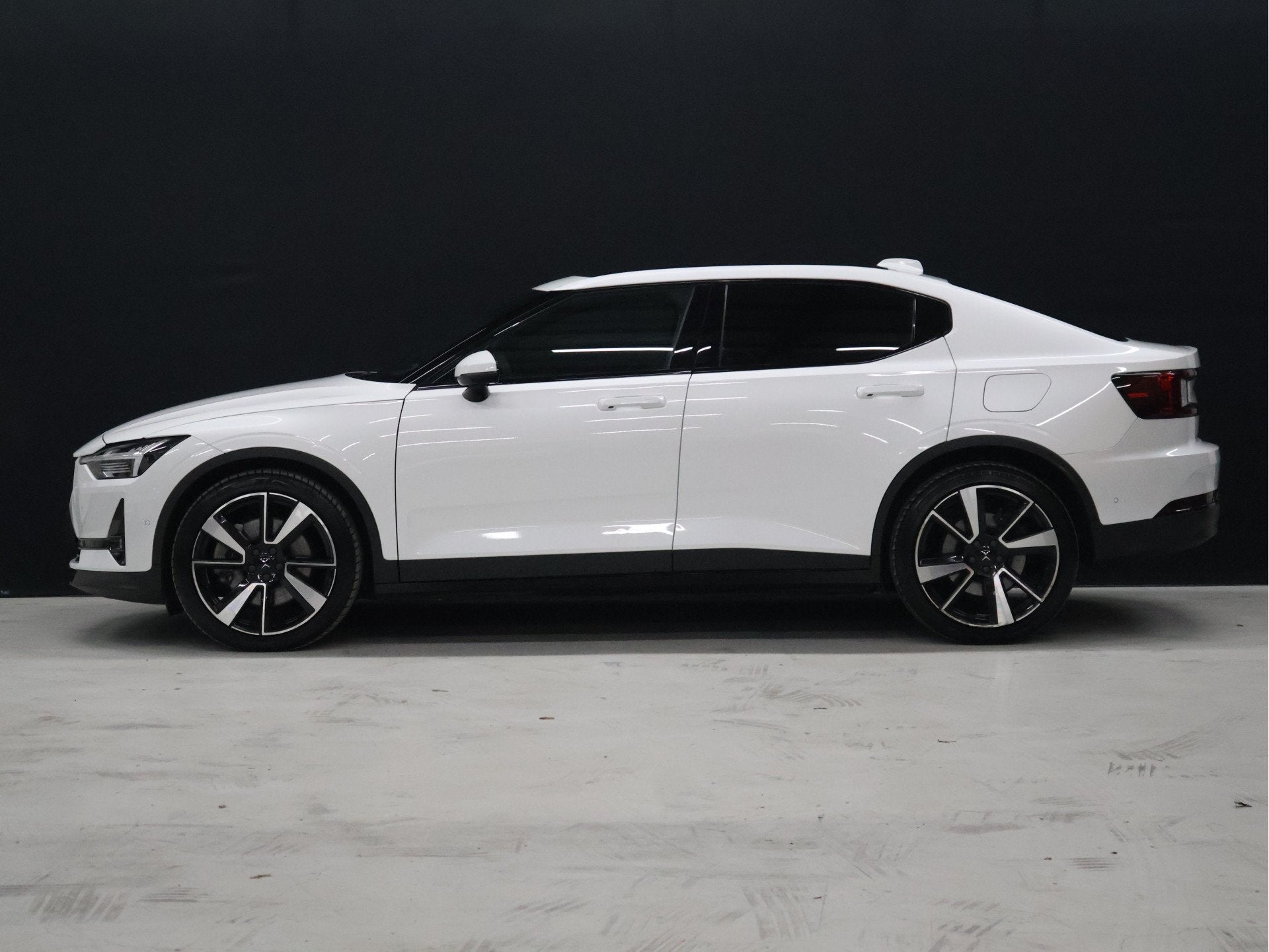 Polestar 2 Long Range Single Motor 78 kWh [TREKHAAK UITKLAPB, Auto's, Stof, Gebruikt, Zwart, 1969 kg