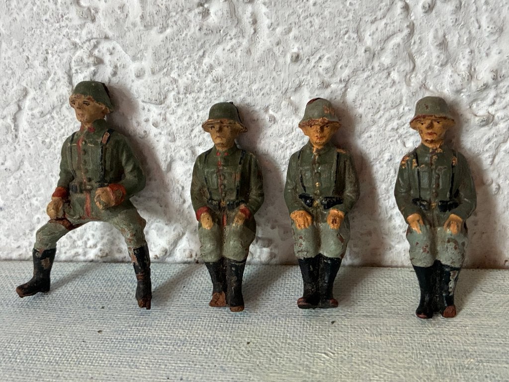 Vintage antiek Elastolin soldaat soldaten zittend, Ophalen of Verzenden