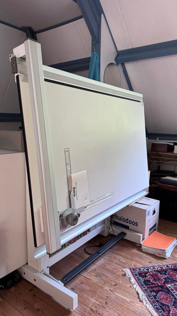 Reiss Tekentafel Perfect - Zo goed als nieuw, Ophalen, Zo goed als nieuw, 150 tot 170 cm