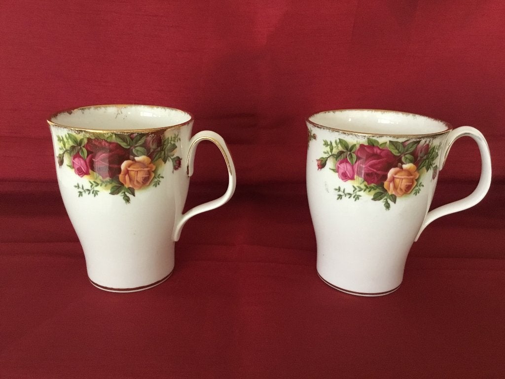 Royal Albert OLD COUNTRY ROSE MOKKEN 2 STUKS, Antiek en Kunst, Ophalen of Verzenden