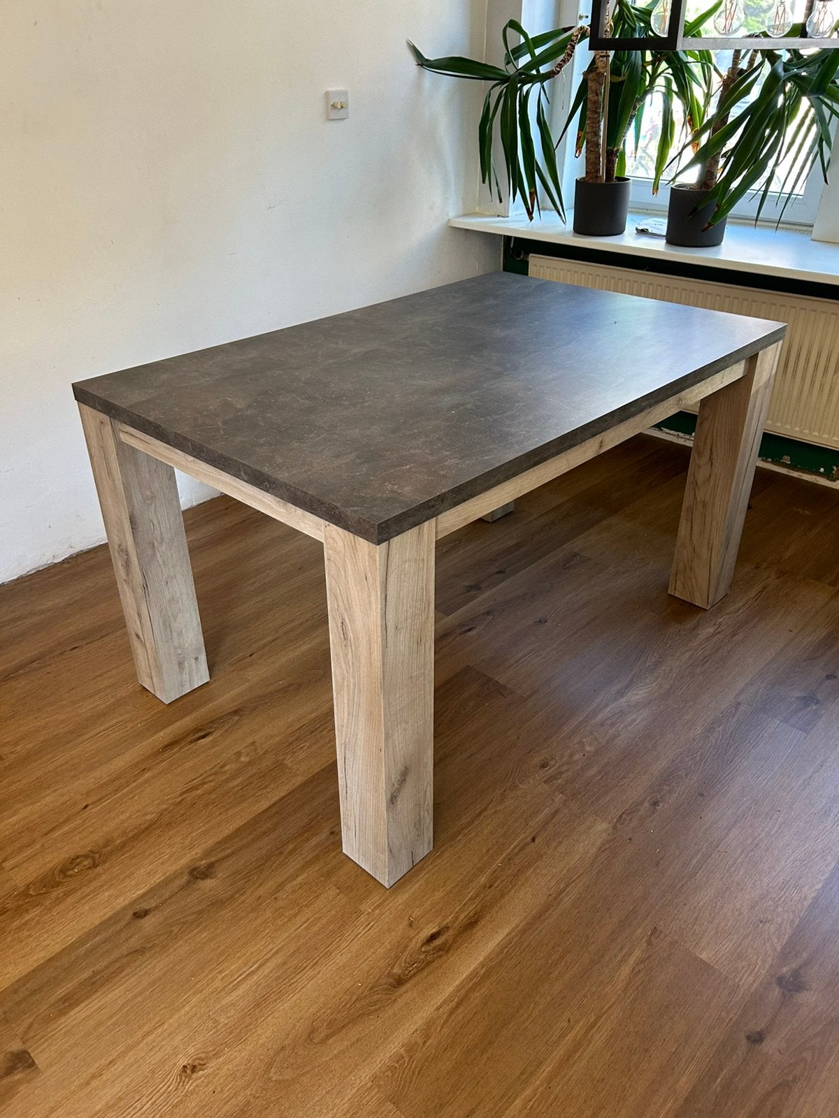 Eettafel incl 4 stoelen salontafel plus kast, Ophalen