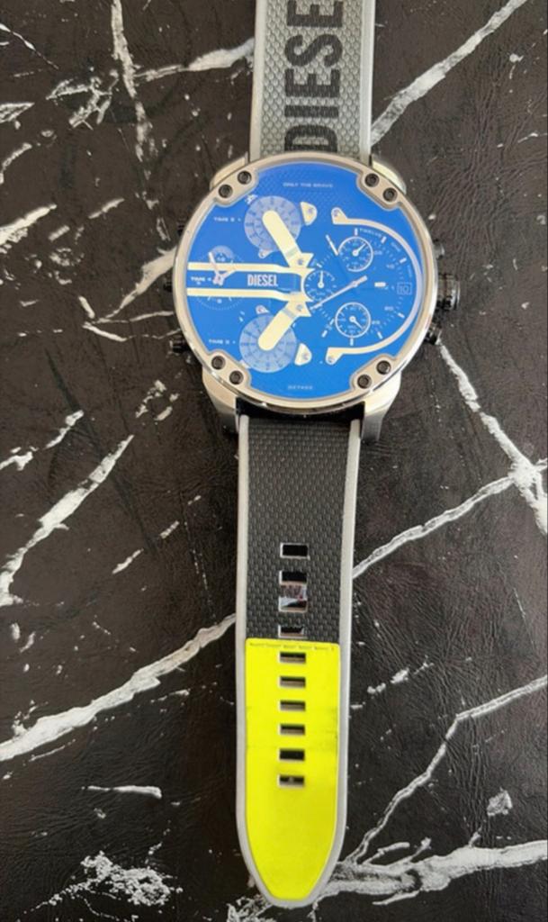 Nieuw Diesel horloge in doos met aankoopbon, Overige merken, Leer, Polshorloge, Ophalen of Verzenden
