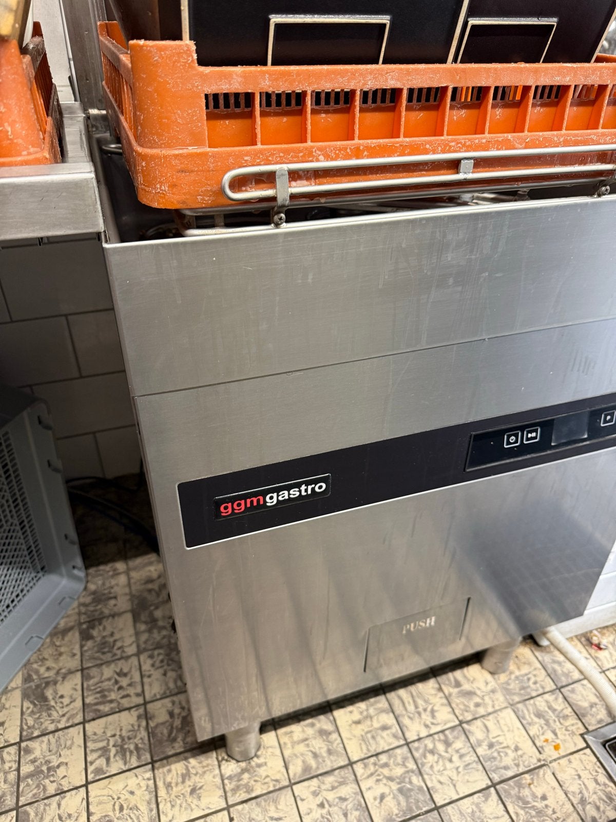 GGM Gastro doorschuifvaatwasser - Professioneel, Ophalen, Gebruikt, Vrijstaand, 60 cm of meer