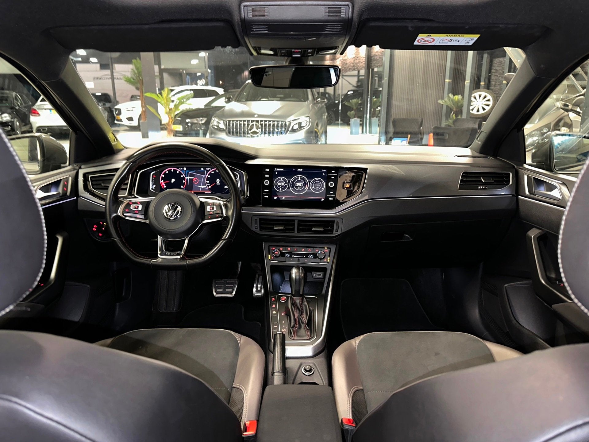 Volkswagen Polo 2.0 TSI GTI|PANO|BOMVOL!, Gebruikt, 4 cilinders, 1984 cc, Automatische klimaatregeling