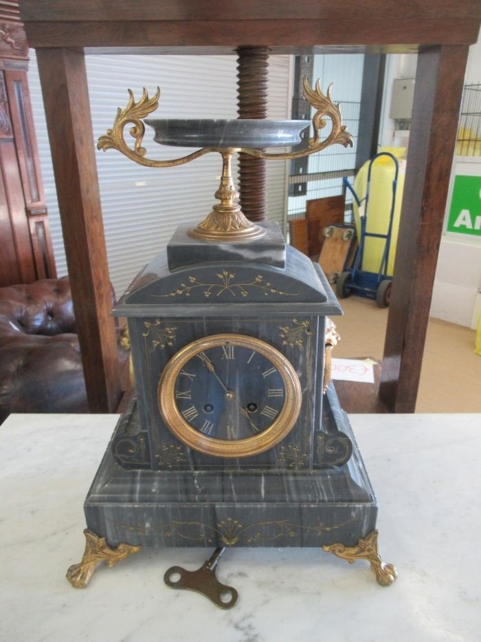 Oer 10488 grijs marmeren vaas pendule, Ophalen