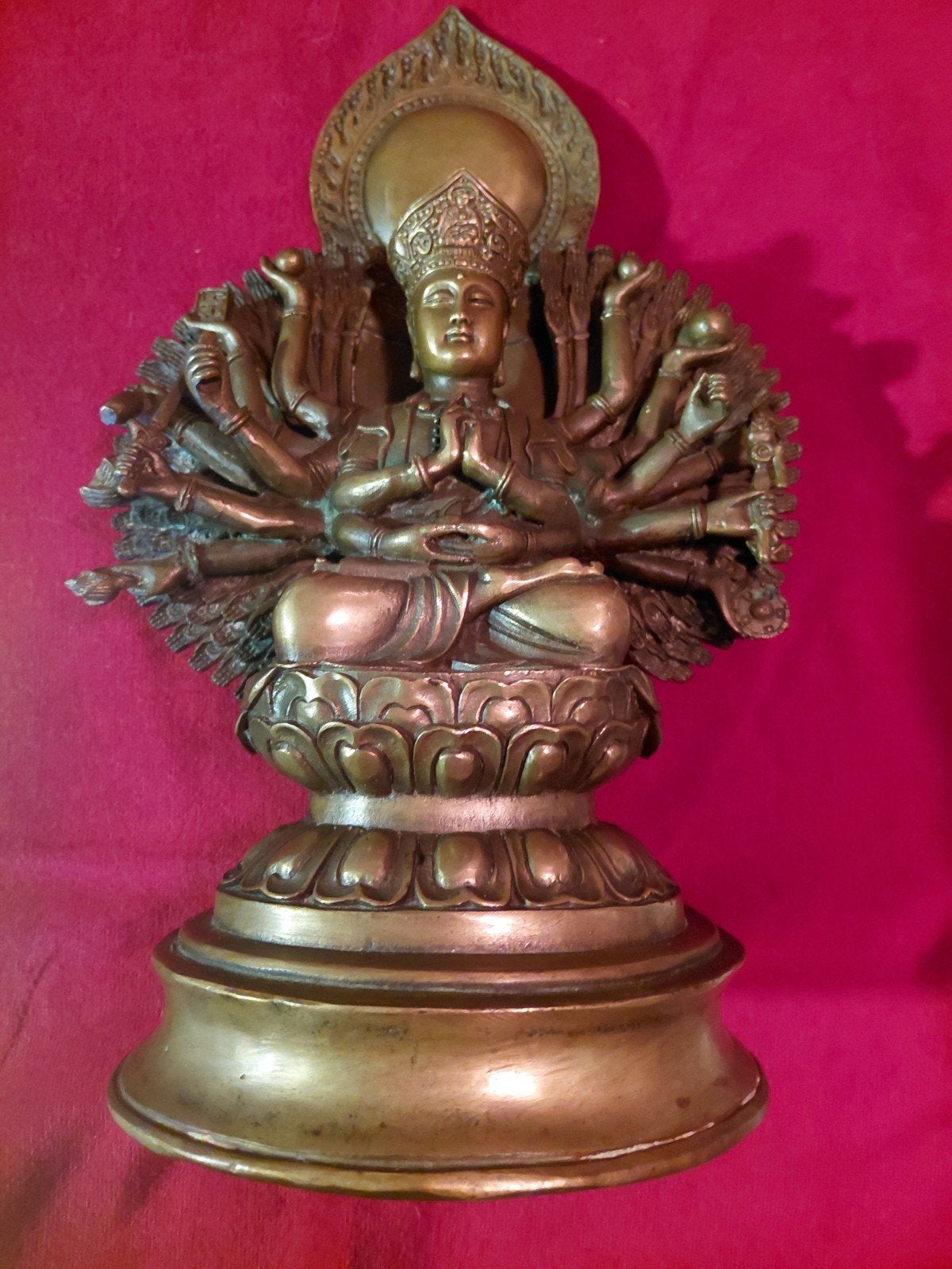 Bronzen Boeddha beeld met vele armen, Aziatisch, Religieus, Gepatineerd, Ophalen of Verzenden, Brons, 20 - 50 cm
