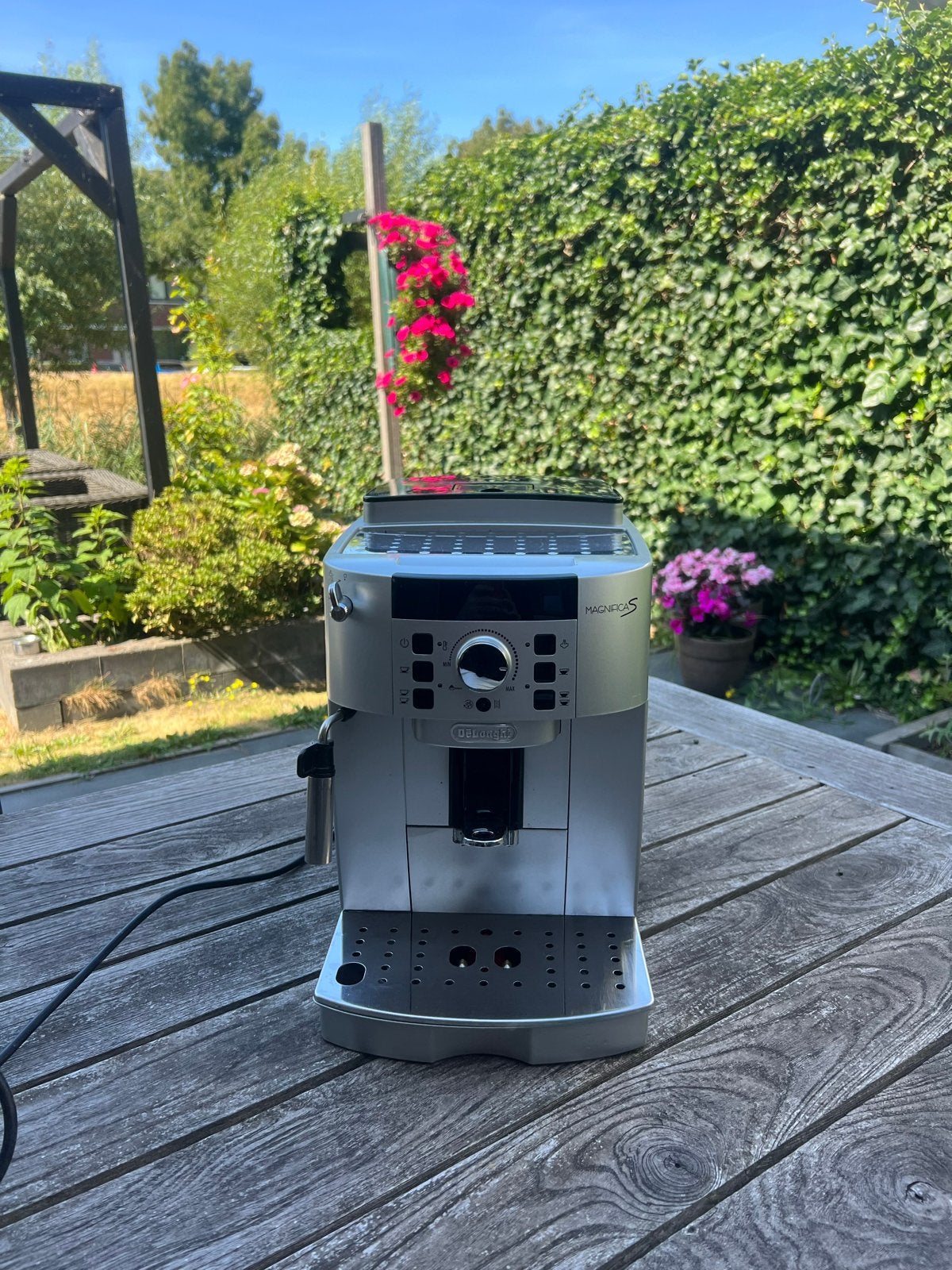 DeLonghi Magnifica S volautomatische espressomachine, Witgoed en Apparatuur, Koffiezetapparaten, Ophalen, Afneembaar waterreservoir