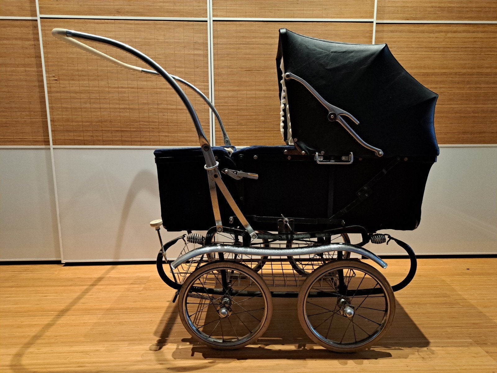 Vintage Kinderwagen - Klassiek en Robuust, Gebruikt, Ophalen of Verzenden, Met reiswieg, Kinderwagen