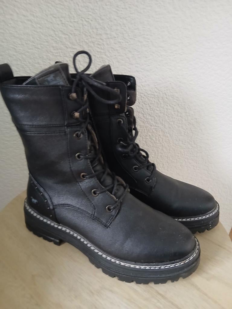 Mustang laarsen, Kleding | Dames, Schoenen, Ophalen of Verzenden, Zo goed als nieuw, Sneakers of Gympen