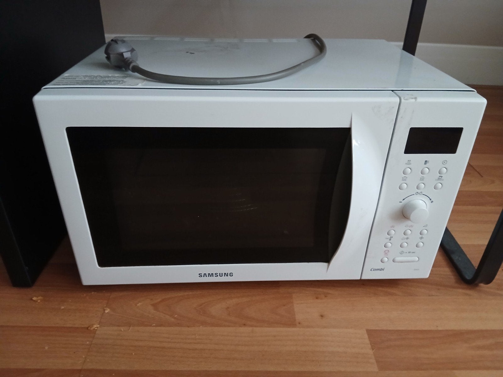 Te Koop Samsung Combimagnetron - Wit, Vrijstaand, Witgoed en Apparatuur, Magnetrons, Gebruikt, Vrijstaand, Combimagnetron, 45 tot 60 cm