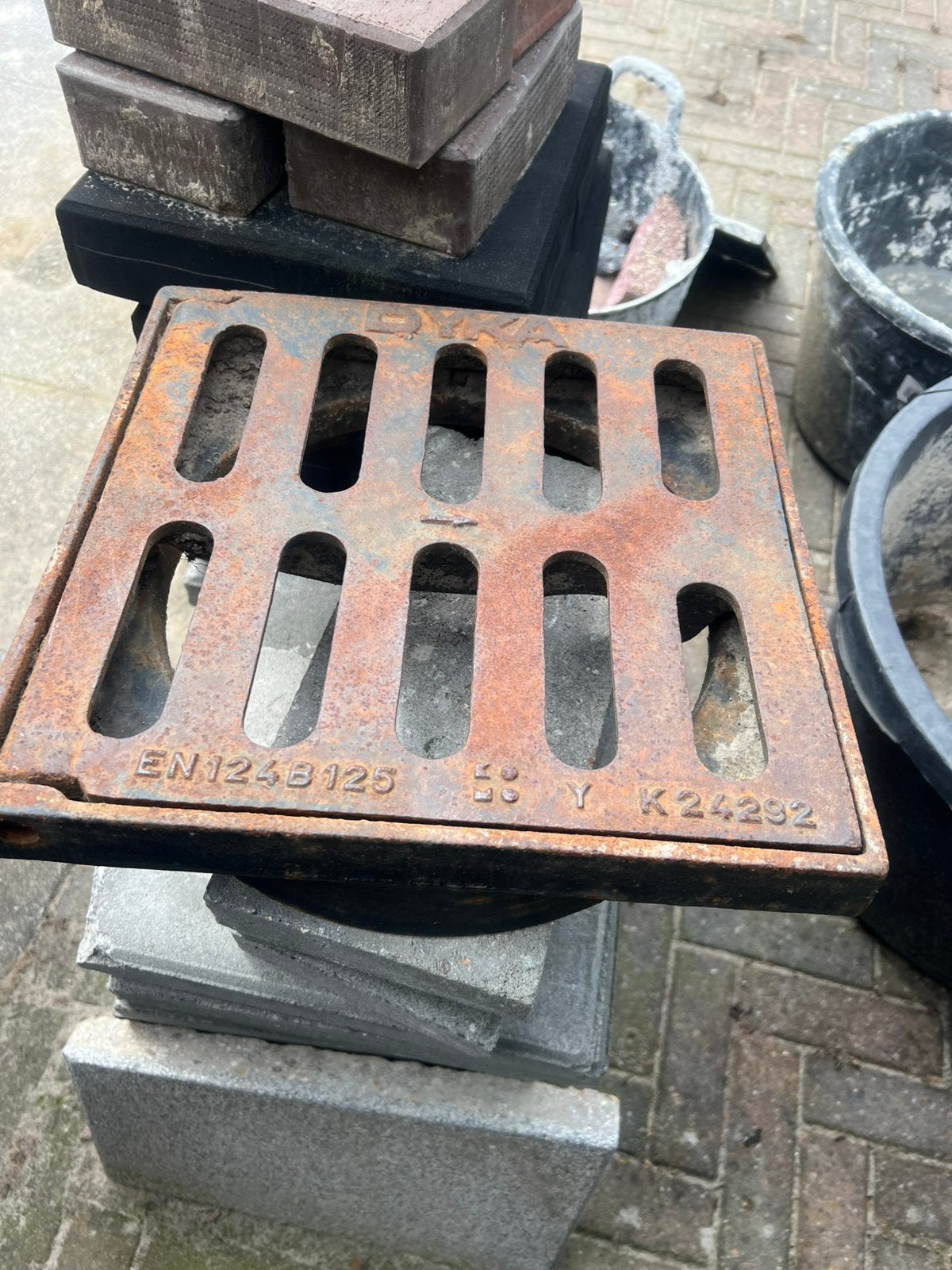 Putdeksel, Doe-het-zelf en Verbouw, Buizen en Afvoer, Ophalen, Gebruikt, Minder dan 2 meter, 80 mm of meer