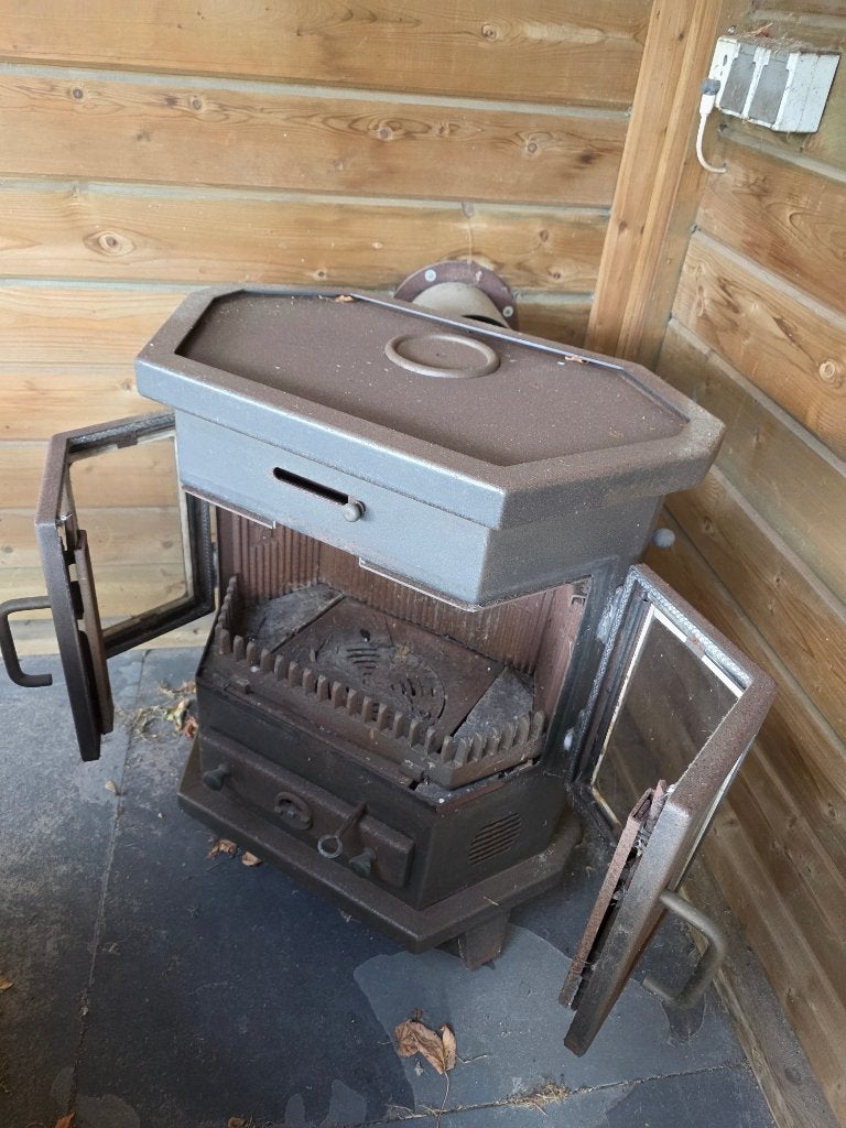 Robuuste houtkachel met dubbele deuren, Tuin en Terras, Ophalen, Gebruikt