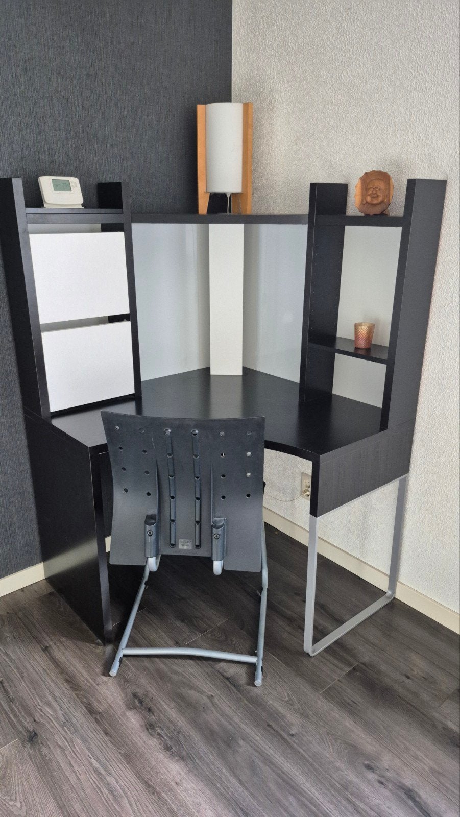 IKEA Hoekbureau met Opbergruimte - Zwart, Huis en Inrichting, Ophalen, Gebruikt, Spaanplaat of MDF, Hoekbureau