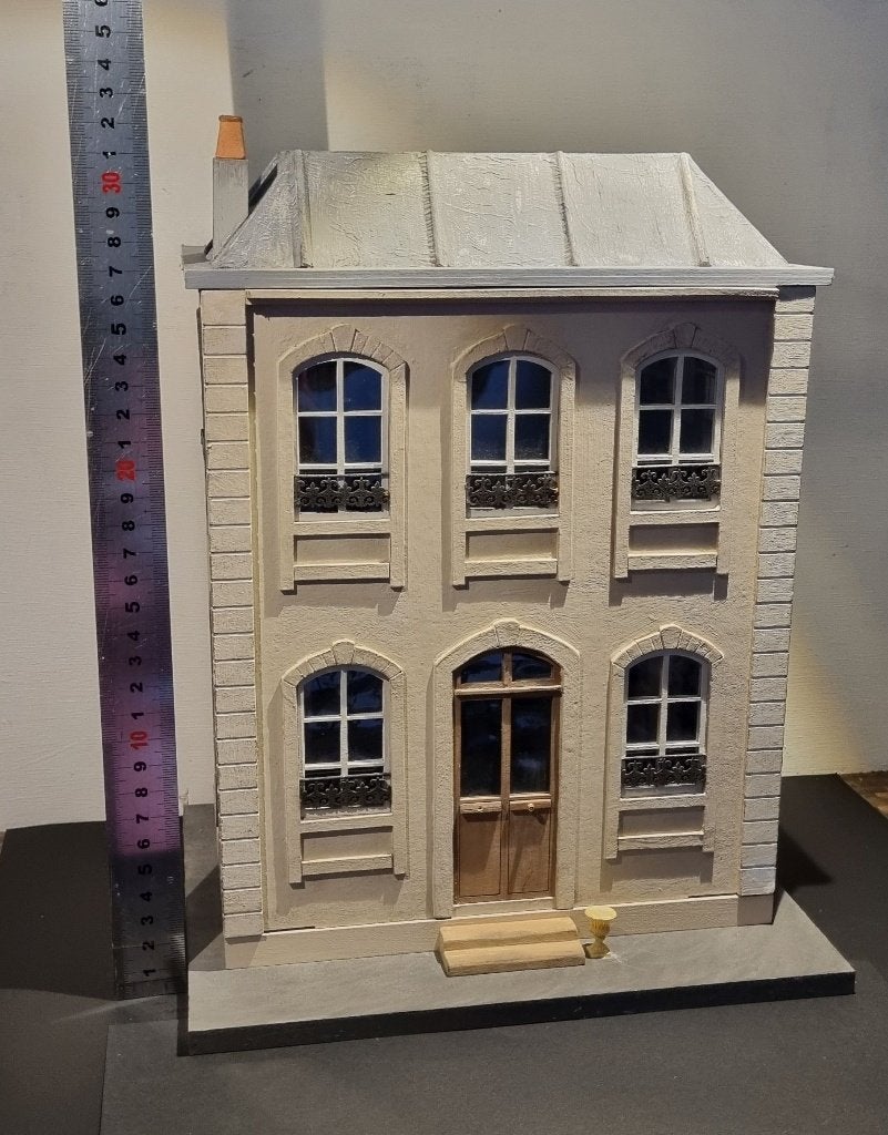 klein, handgemaakt poppenhuis - Parijse stijl 1:24, Ophalen of Verzenden, Zo goed als nieuw, Poppenhuis