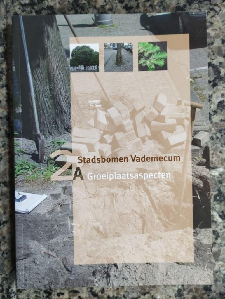 stadsbomen vademecum bomen en wet boomveiligheidscontroleur, Boeken, Verzenden, Beta, Zo goed als nieuw