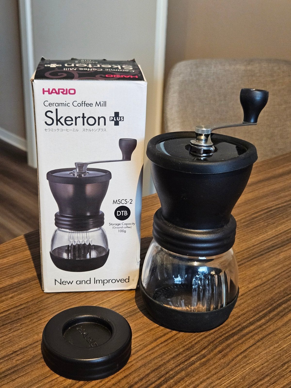 Hario Skerton Plus koffiemolen met originele doos, Ophalen of Verzenden, Zo goed als nieuw, Overige modellen, Koffiebonen