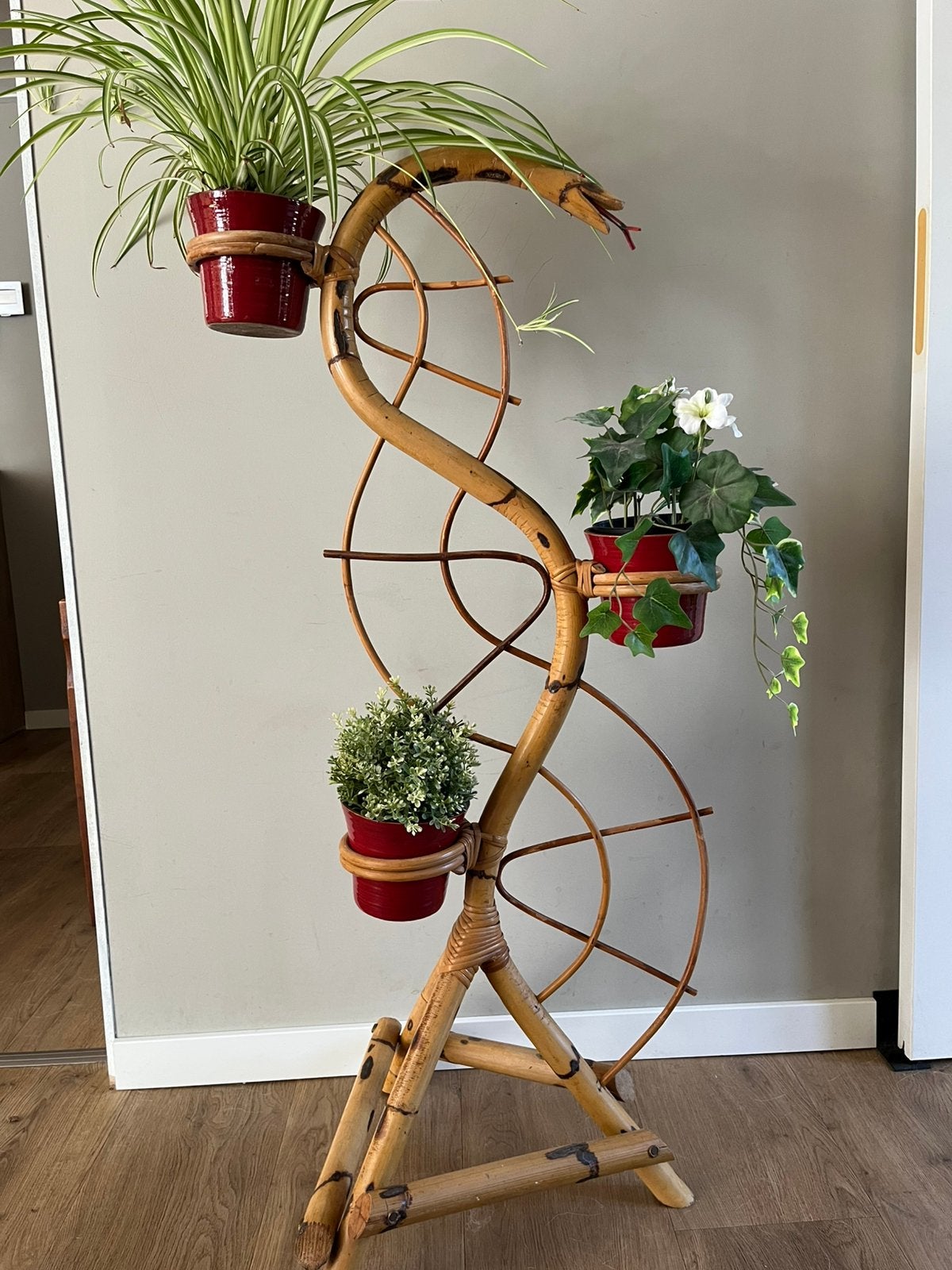 Vintage Rotan plantenstandaard met slangenkop jaren 50-60, Ophalen, Zo goed als nieuw