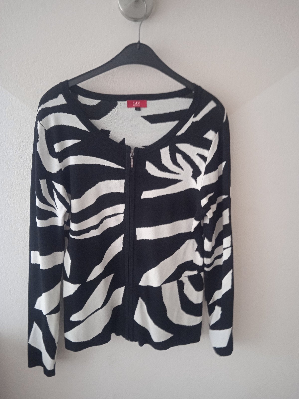 Nieuw vest met rits large 15,€ dure kleding voor weinig, Zwart, Maat 42/44 (L), Nieuw, Ophalen of Verzenden