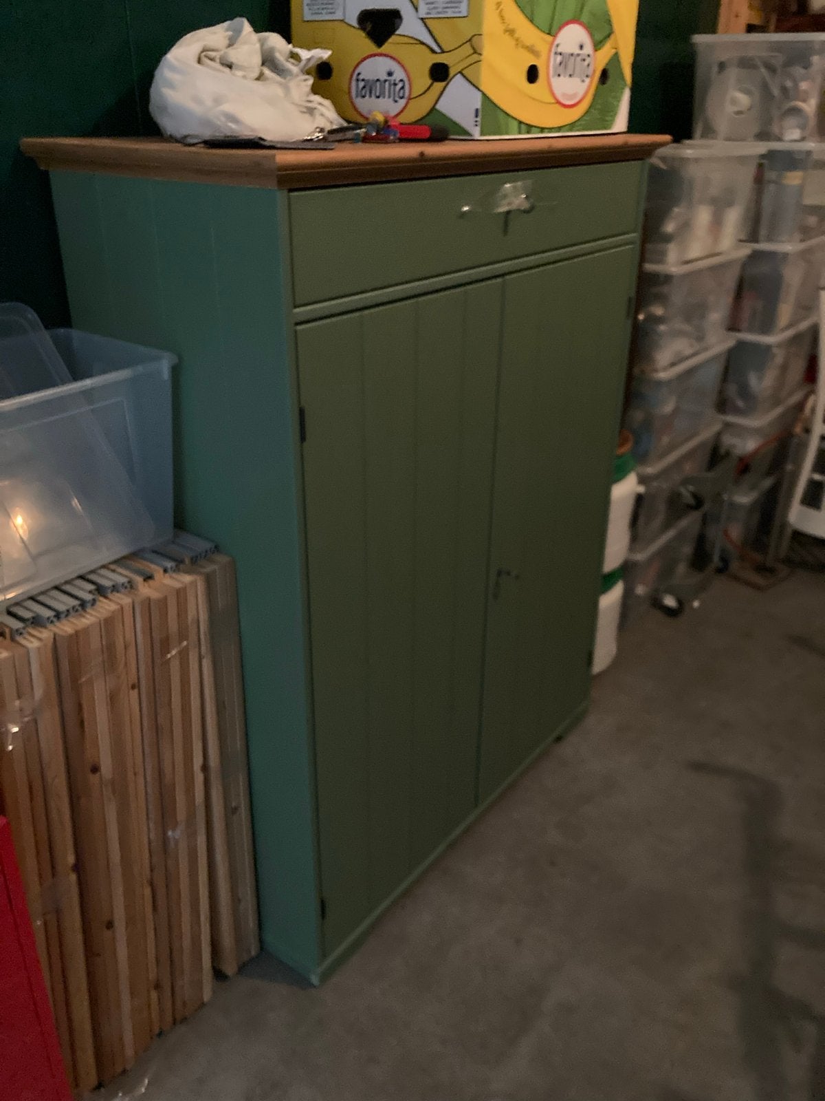 Groene kast met houten blad en lade van Ikea, Ophalen, Gebruikt, 100 tot 150 cm, 50 tot 100 cm