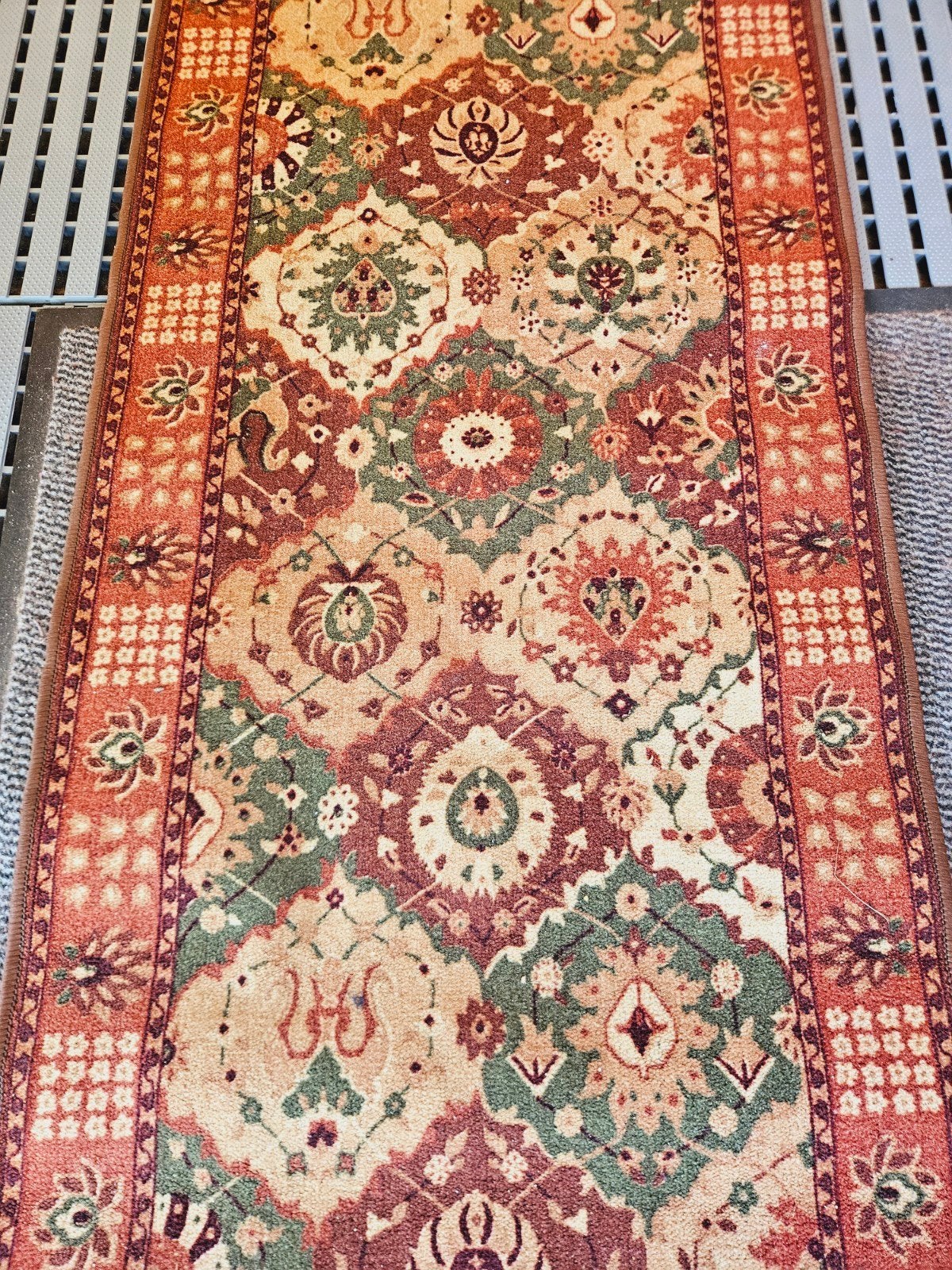 Perzische Loper. Prachtige kleuren en patronen! Weg = Weg!, 100 tot 150 cm, Perzisch, Zo goed als nieuw, Rechthoekig
