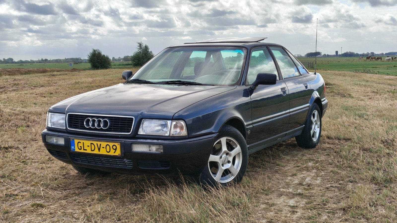 Audi 80 2.0 E 85KW E2 1993 Grijs, Auto's, Audi, Voorwielaandrijving, 1350 kg, Stof, Zwart