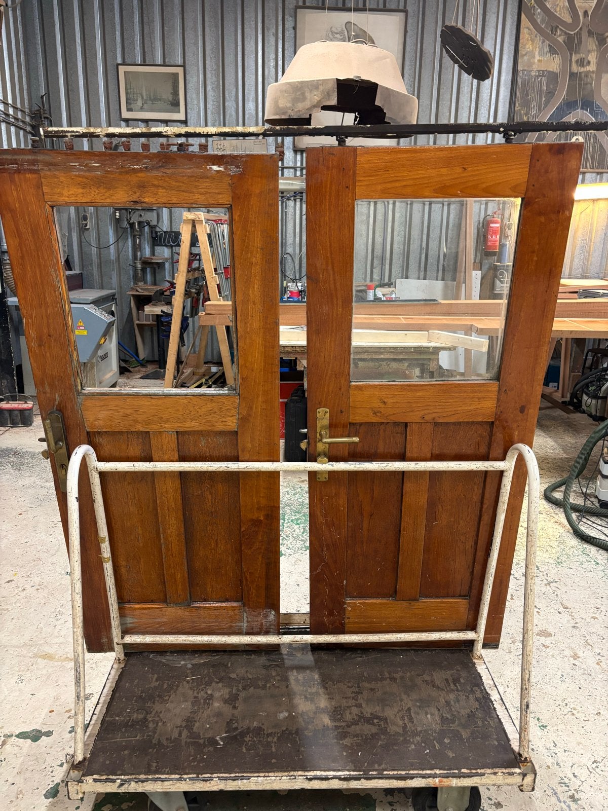 Twee Stuurhut deurtjes met schuifrail en messing beslag, Ophalen, Gebruikt, Minder dan 80 cm, Overige typen
