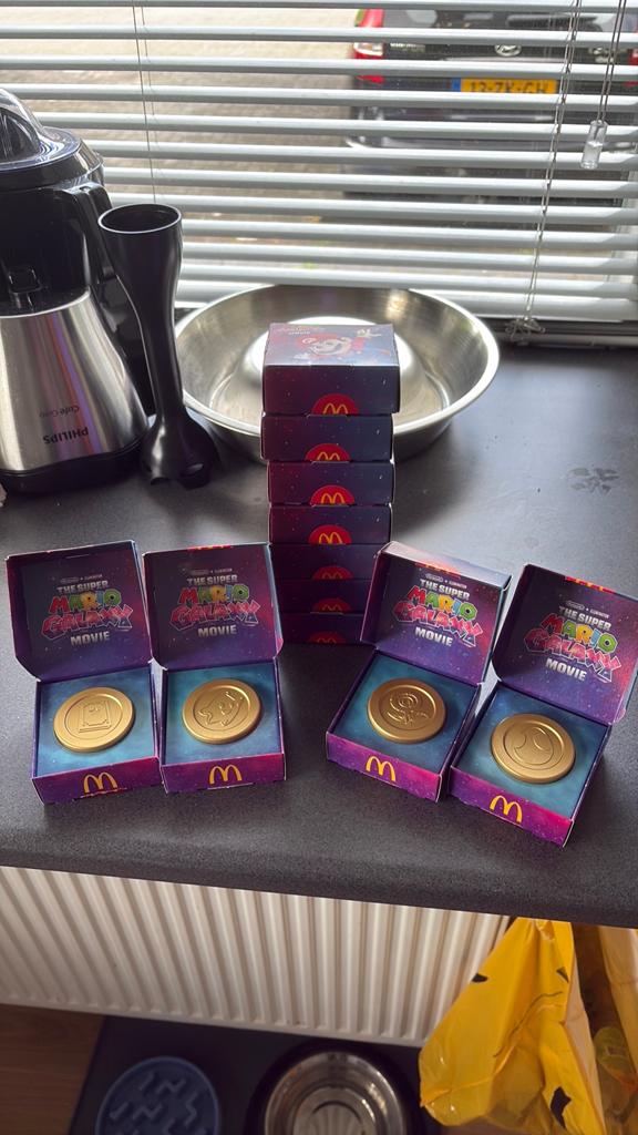 Mc donalds the super mario galaxy munten., Verzamelen, Speelgoed, Ophalen of Verzenden