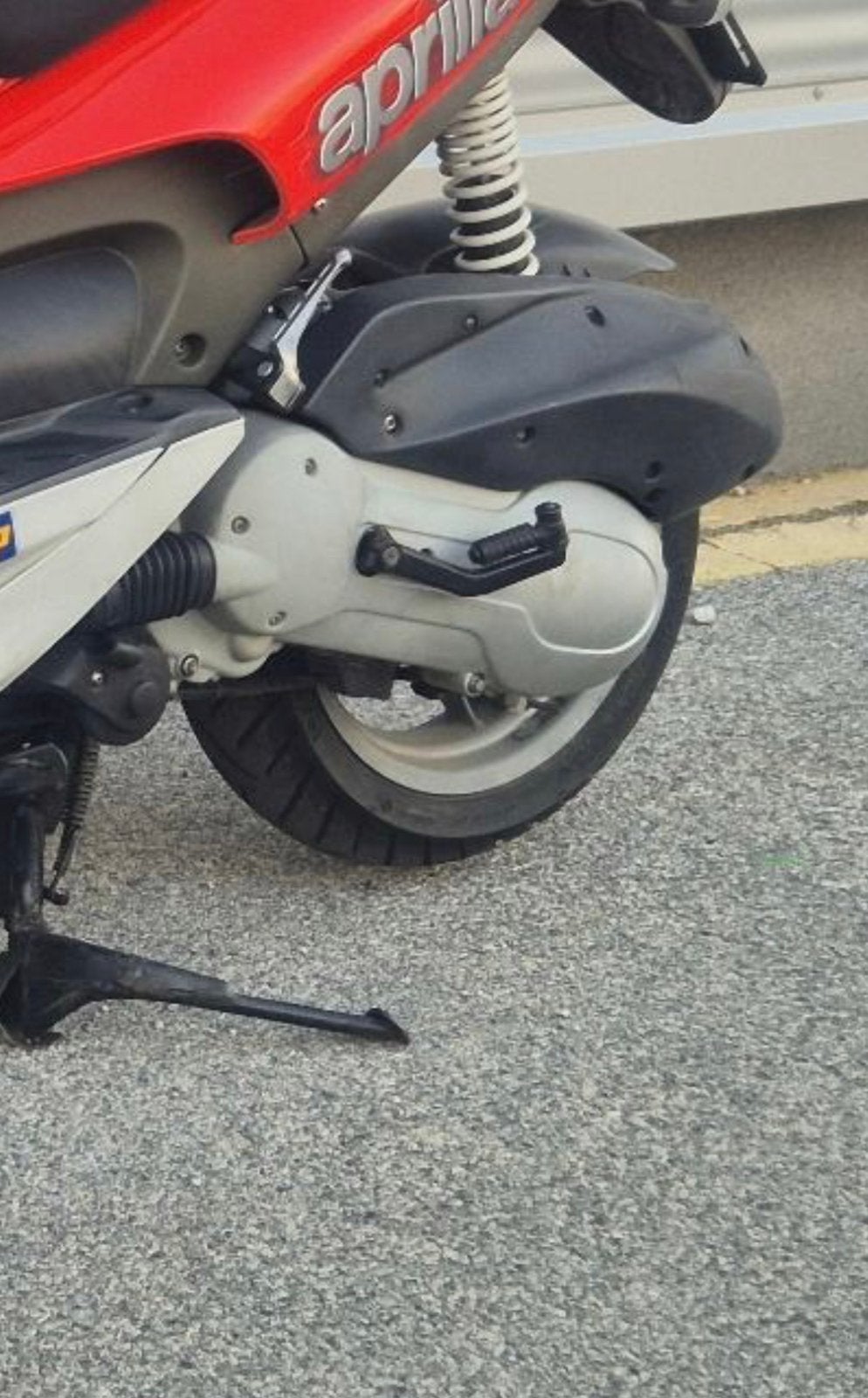 GEZOCHT, GOED aprilia sr 125cc frame + 125cc motorblok, Fietsen en Brommers, Ophalen, Zo goed als nieuw, Blok
