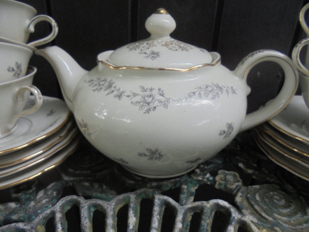 Foto 4 van Theeservies Winterling Bavaria grijze roosjes en goud deco