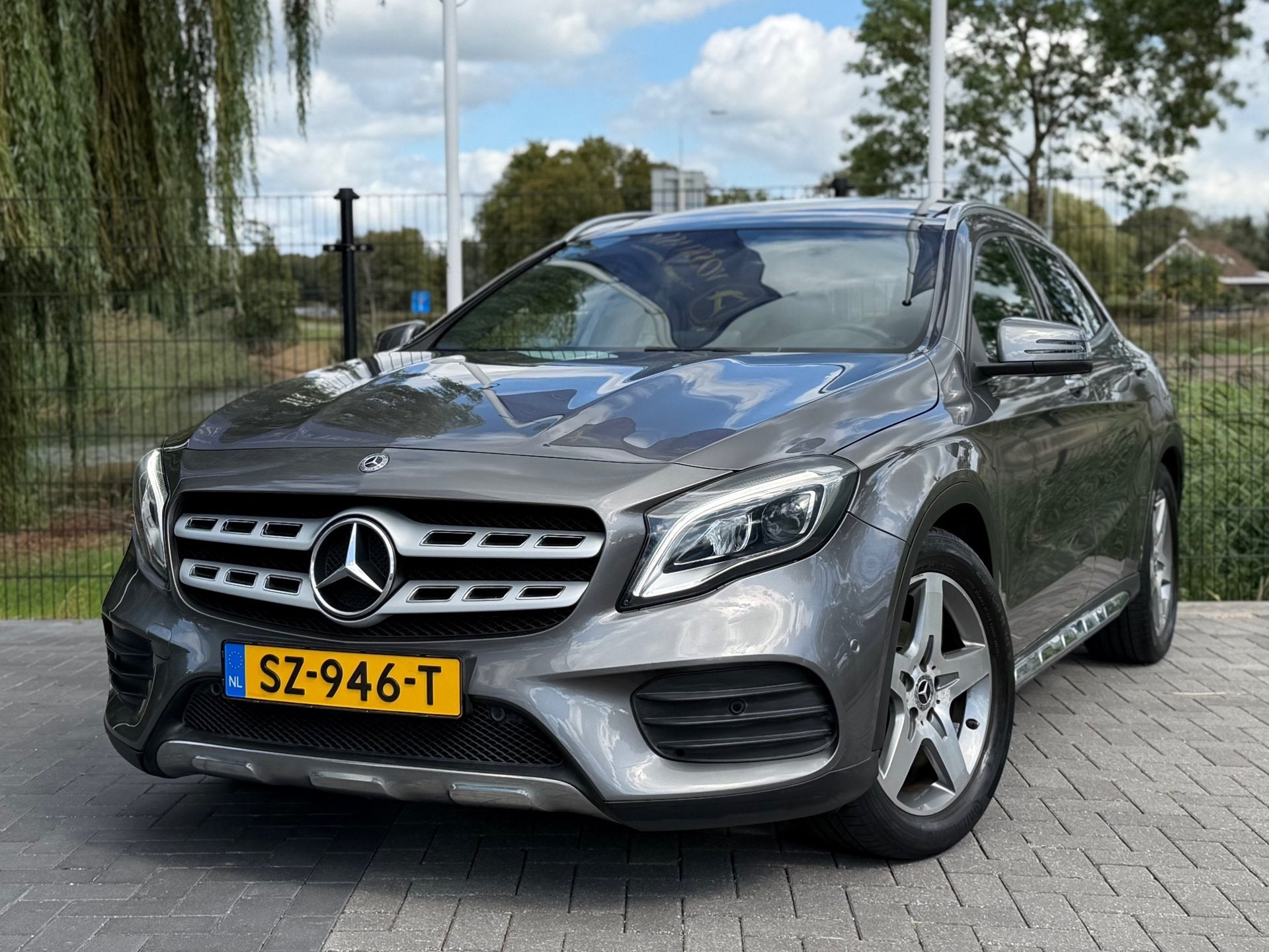 Mercedes-Benz GLA-klasse 180 Business Solution AMG AUT / CLI, Auto's, Gebruikt, 4 cilinders, 715 kg, 122 pk