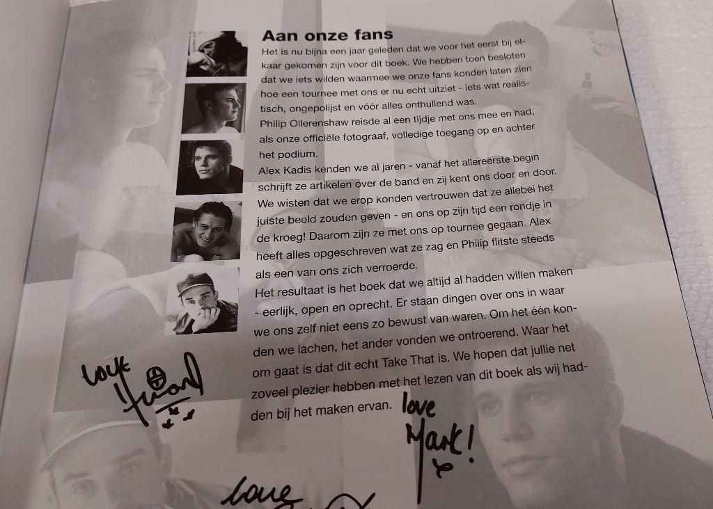 Take That BOEK hardback Robbie Williams Gary Barlow, Verzamelen, Muziek, Artiesten en Beroemdheden, Verzenden, Gebruikt, Boek, Tijdschrift of Artikel