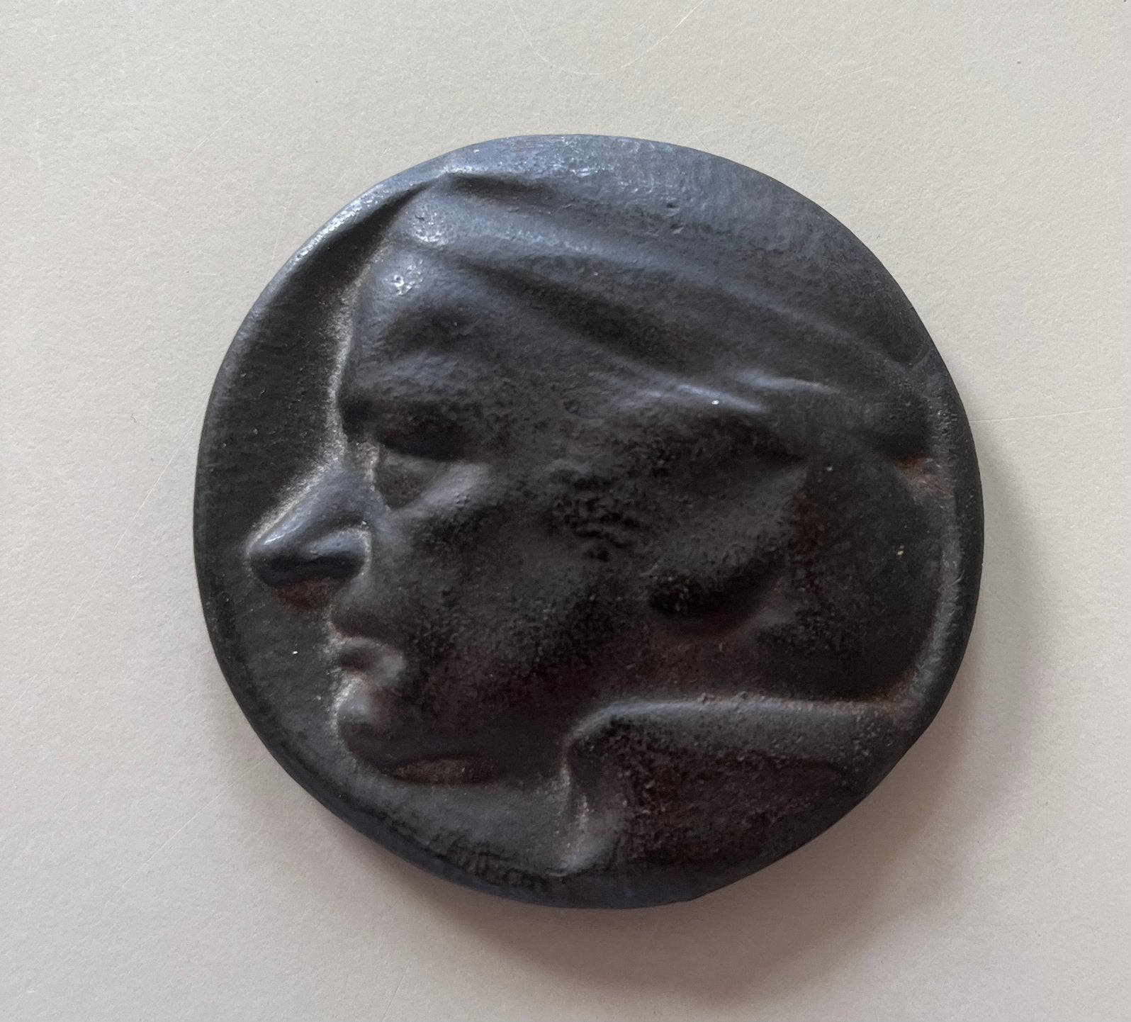 Bronzen jaarpenning “Piet Esser” door Wilfried Put, Postzegels en Munten, Penningen en Medailles, Ophalen of Verzenden, Overige materialen