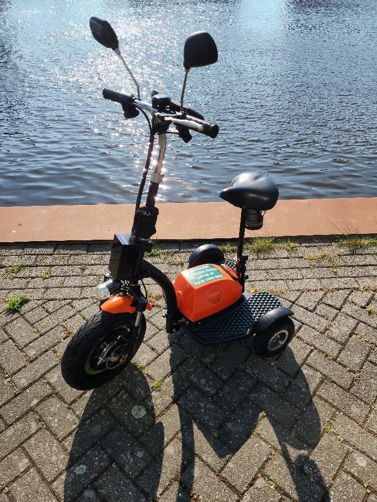 Briski 2.0 scooter / scootmobiel (rijbewijs vrij), Maximaal 45 km/u, Elektrisch, Zo goed als nieuw, Briski