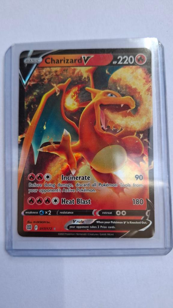 Charizard V Pokémon kaart (017/172), Ophalen of Verzenden, Zo goed als nieuw, Losse kaart