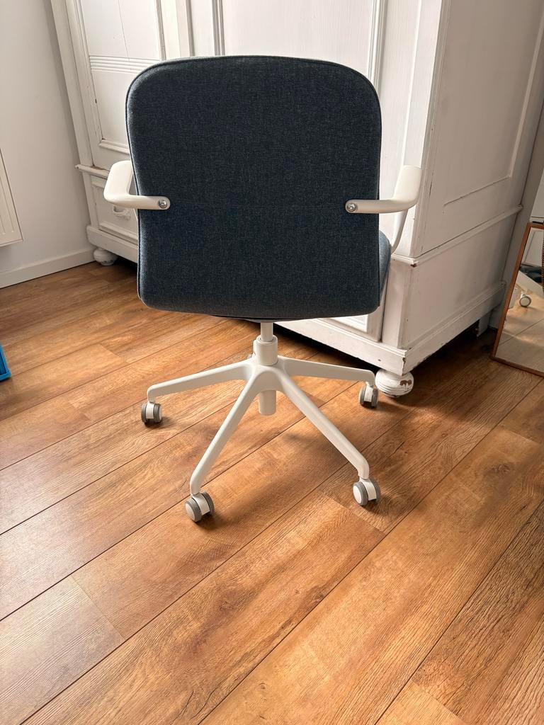 Witte IKEA bureaustoel, in hoogte verstelbaar, Huis en Inrichting, Bureaustoelen, Ophalen, Gebruikt, Wit, Bureaustoel