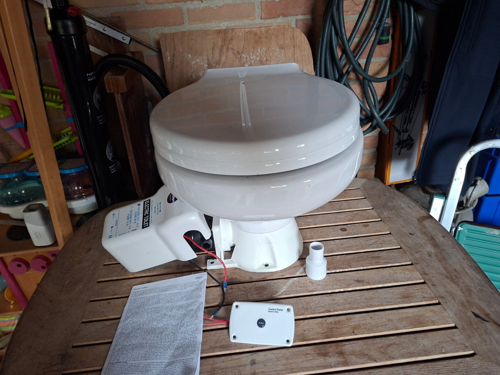 electrisch toilet 12v zo goed als nieuw, Ophalen, Zo goed als nieuw, Kombuis en Sanitair
