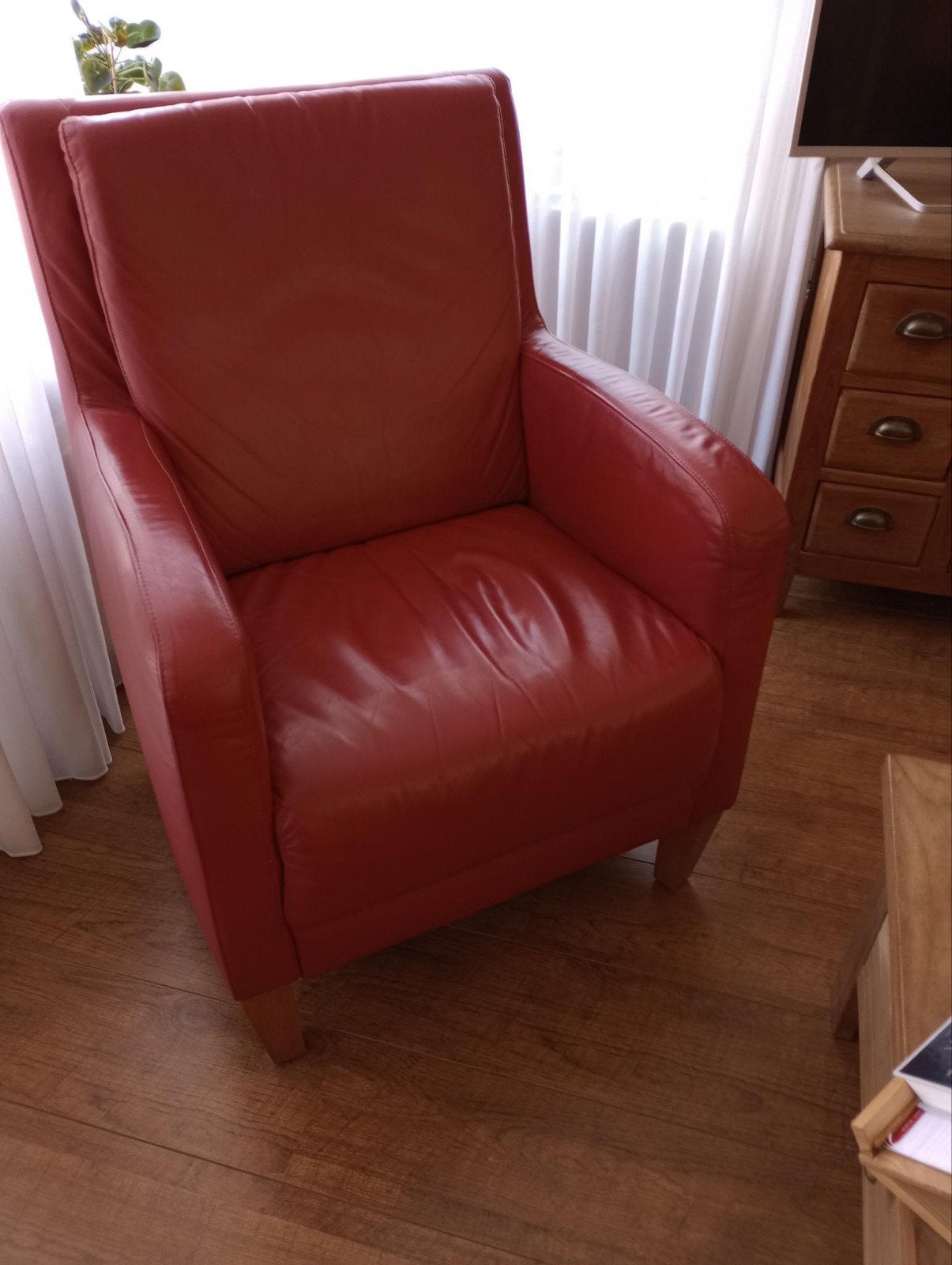 Twee rode stoelen, gratis afhalen, Ophalen, Gebruikt, 75 tot 100 cm, 50 tot 75 cm