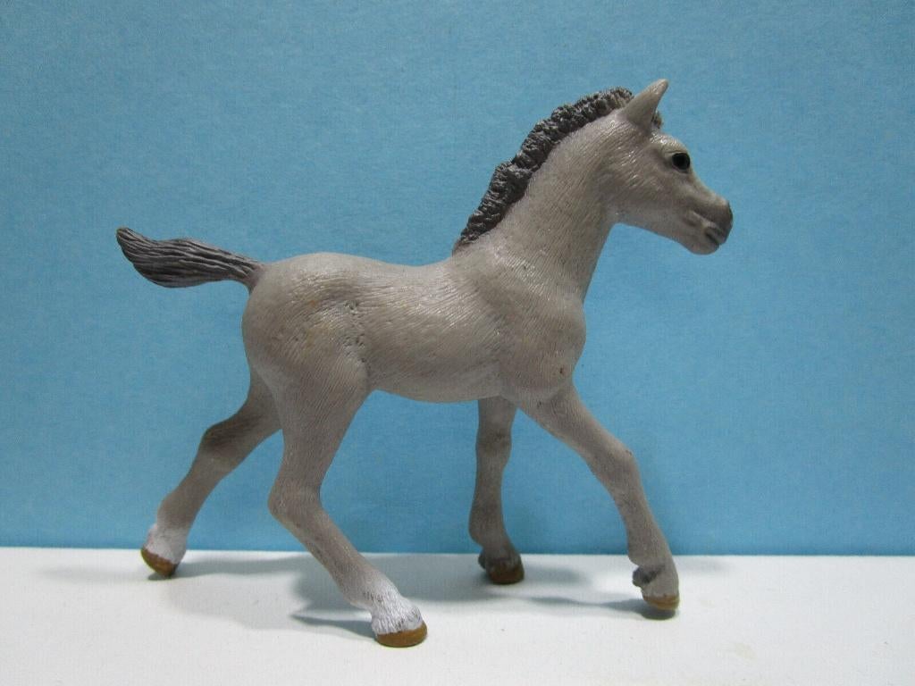 Schleich 98270 Arabier veulen, dierfiguur uit adv kalender, Ophalen of Verzenden, Zo goed als nieuw, Paard, Beeldje of Figuurtje