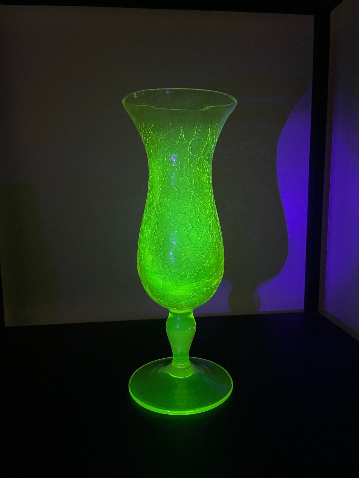 Prachtig puntgaaf uranium glas vaasje, Ophalen