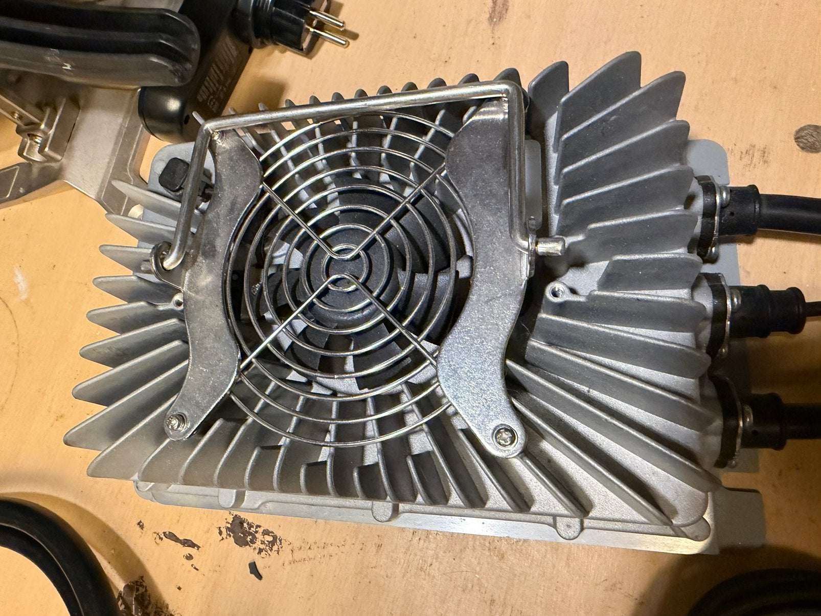 ePropulsion acculader 25A voor e serie accu, Ophalen