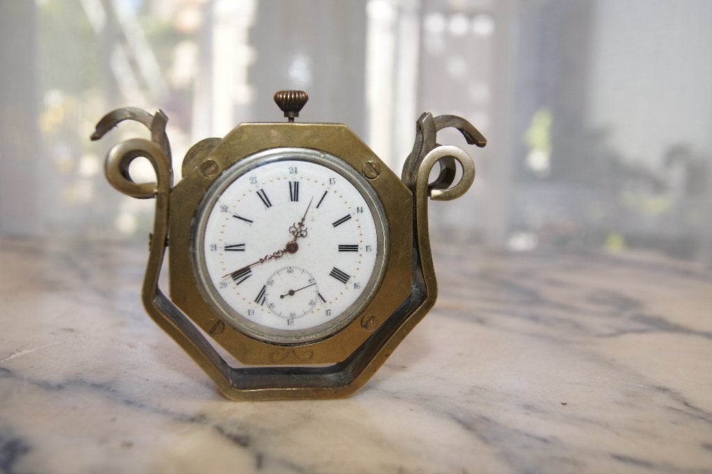 Zakhorloge in een bronzen houder ( tafelklokje, Ophalen of Verzenden