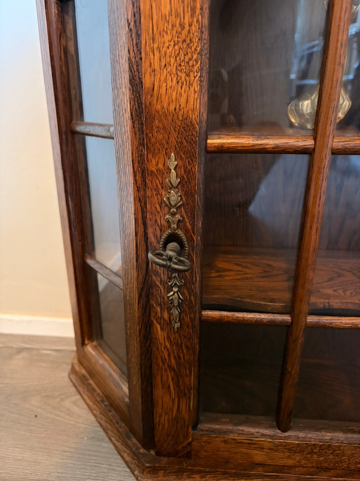 Vintage houten vitrinekastje, Huis en Inrichting, -, -, Minder dan 100 cm, -