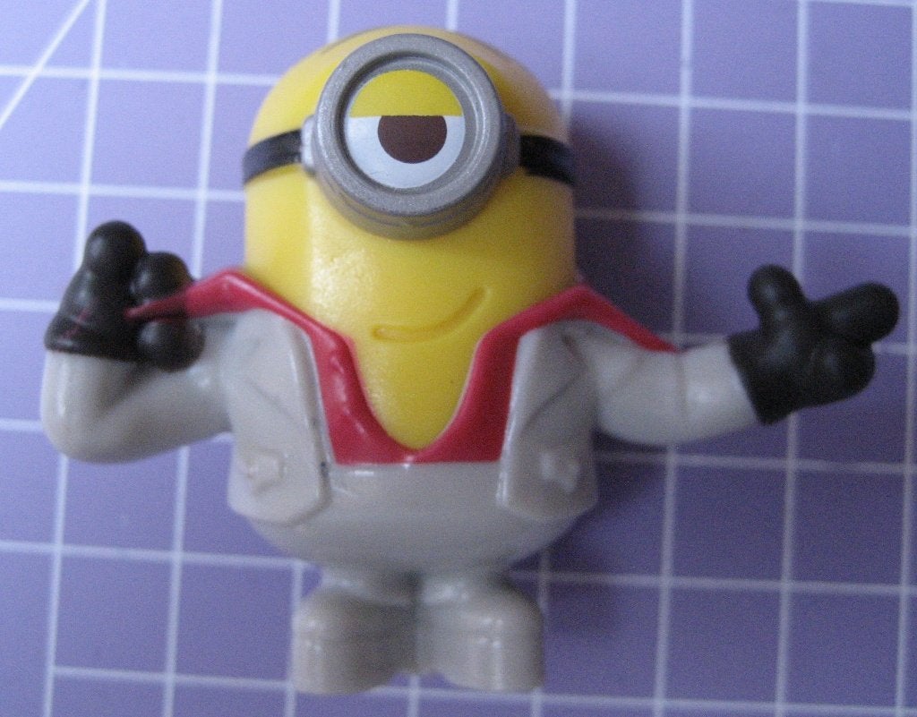 Minion poppetje in grijs pak - McDonald's 5 cm, Ophalen of Verzenden, Zo goed als nieuw