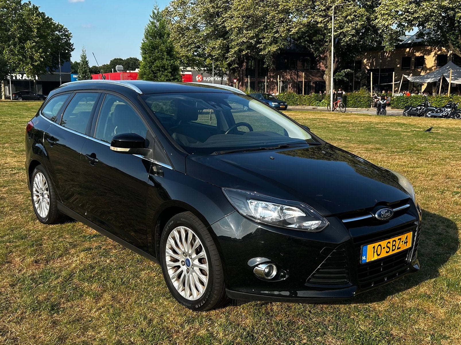 Ford Focus Wagon 1.6 150 pk Titanium Edition met trekhaak, Focus, Zwart, Stationwagon, Handgeschakeld