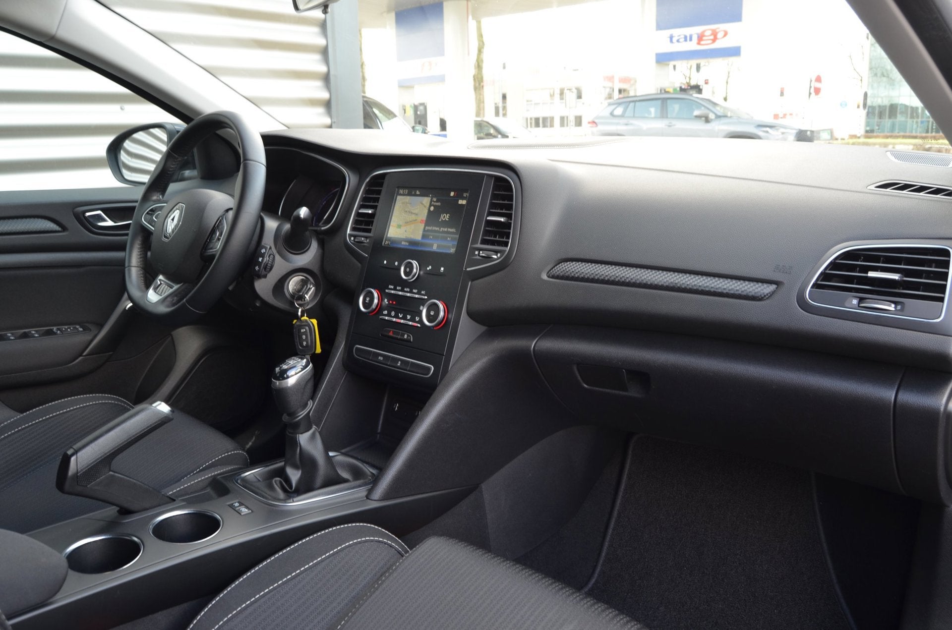 Renault Mégane Estate 1.2 TCe Zen|CARPLAY|NAVI|SENSOREN V+A, Gebruikt, 4 cilinders, Met garantie (alle), Zwart