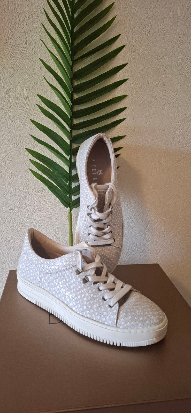 Piedi Nudi sneakers, lichtgrijs, maat 39, Kleding | Dames, Piedi nudi, Ophalen of Verzenden, Grijs, Sneakers of Gympen
