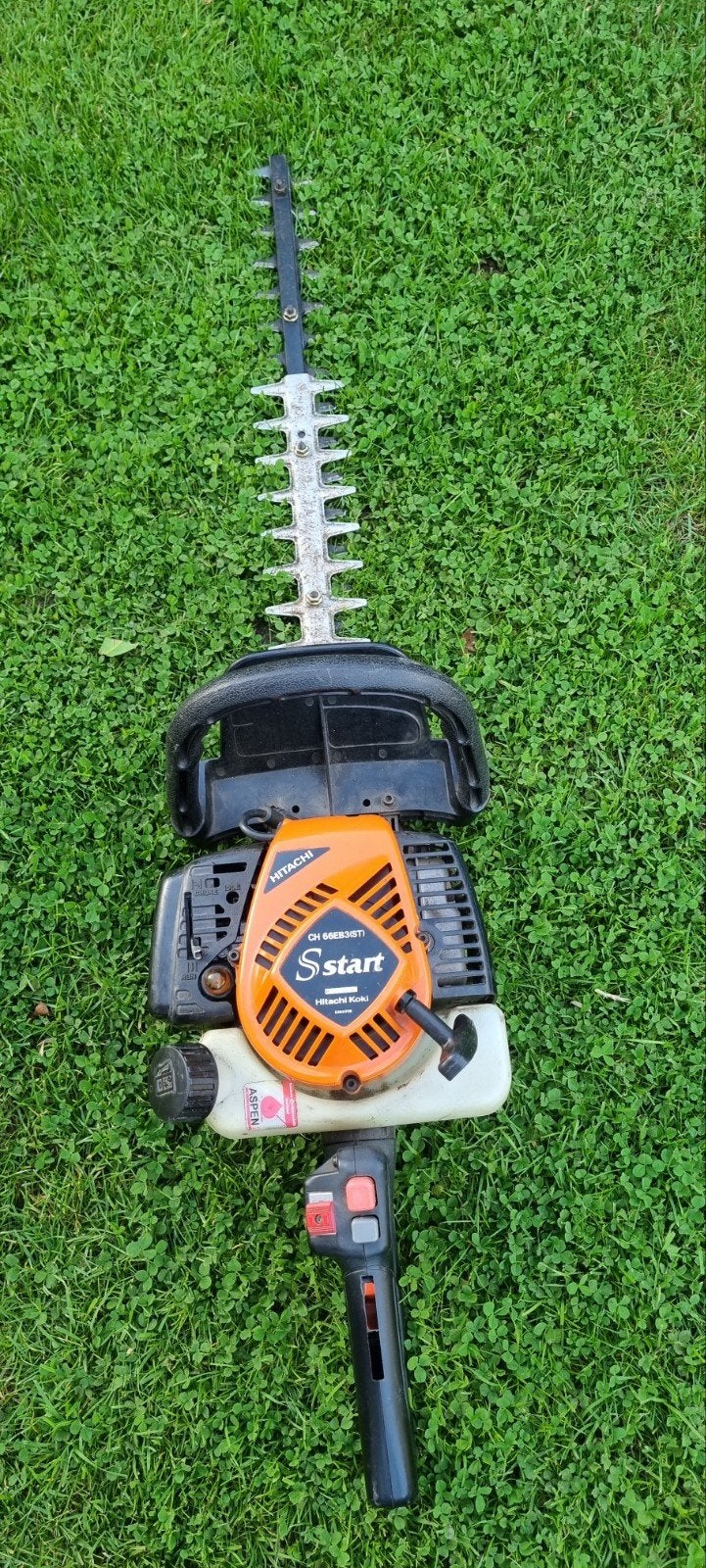 Hitachi heggenschaar ch66eb3 start loopt voor weinig, Ophalen of Verzenden, Gebruikt, Benzine, Hitachi
