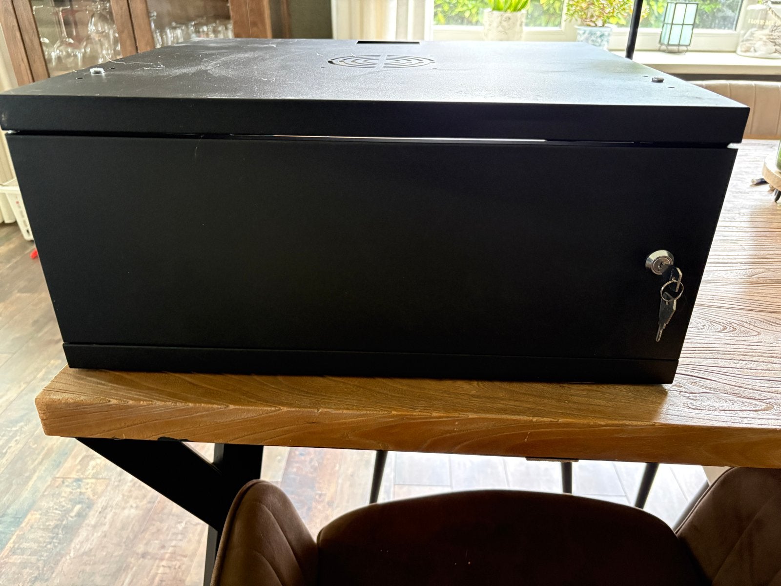 Compacte 19 inch serverkast met sleutel, Computers en Software, Serverkasten, Verzenden, Gebruikt