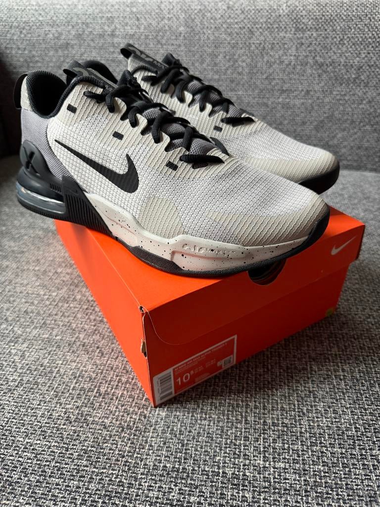 Nike Air Max Alpha Trainer - Maat 44.5 - Nieuw in doos, Overige kleuren, Sportschoenen, Nieuw, Ophalen of Verzenden